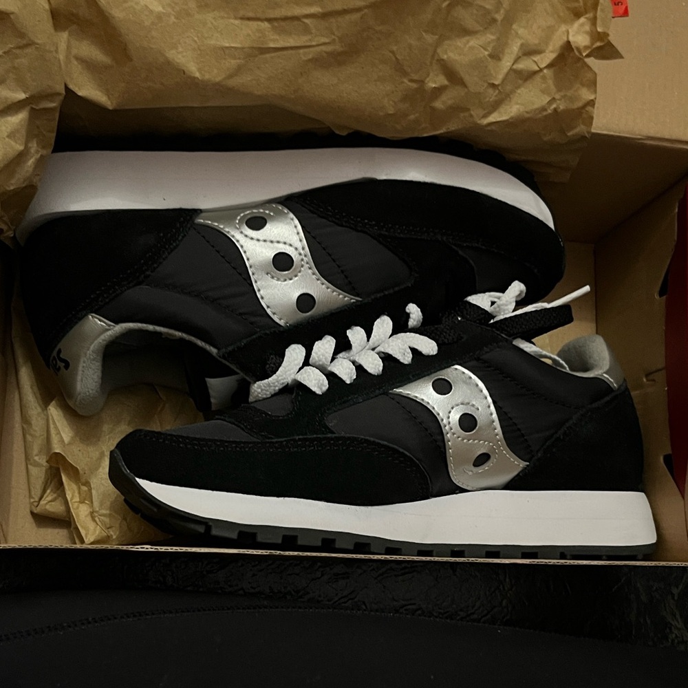 Saucony Men's Black and Silver Sneakers